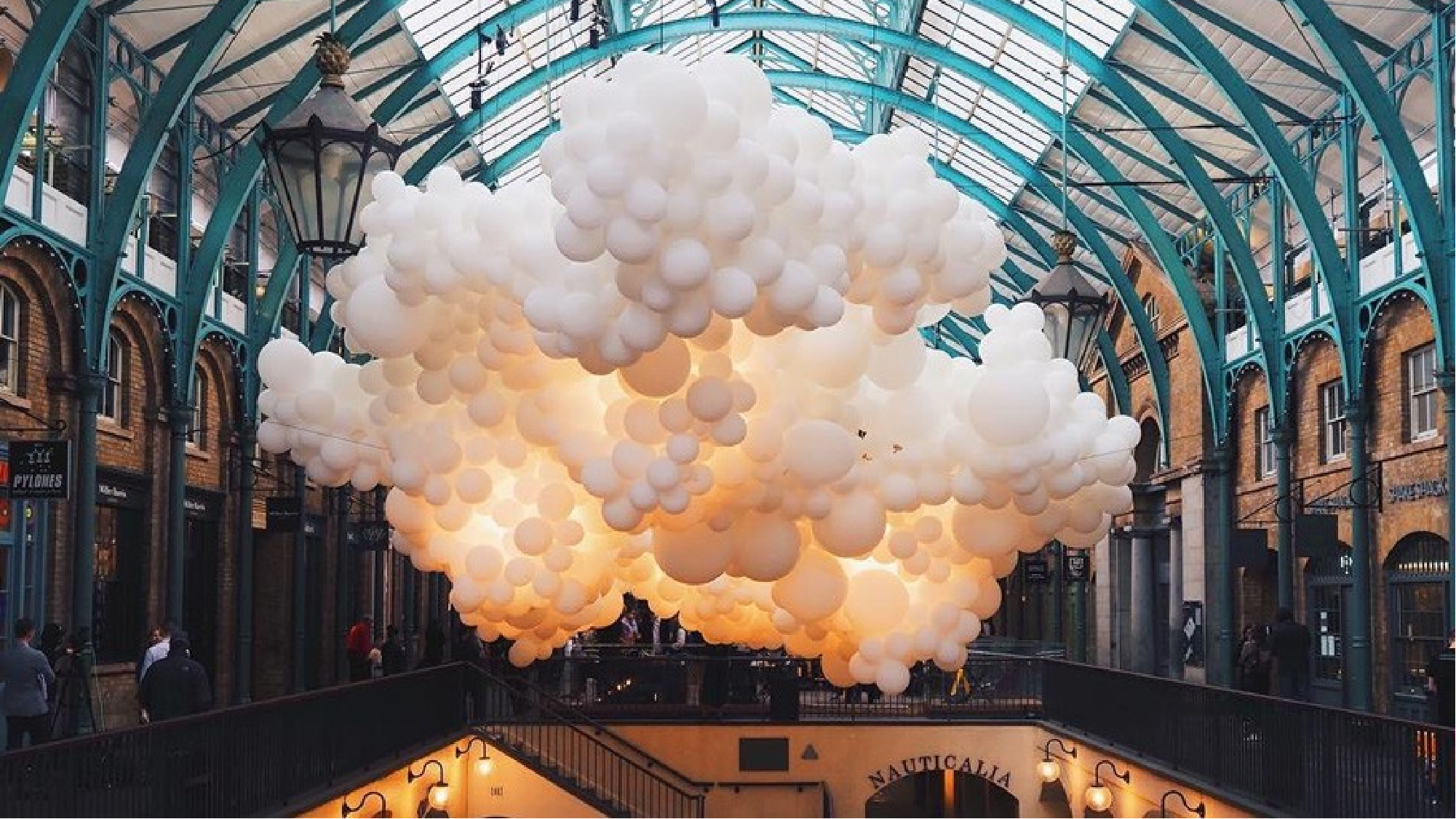 :品牌推廣、品牌賽事、慶典策劃、晚會承辦、舞美設(shè)計制作、舞臺搭建、舞臺燈光音響租賃、明星經(jīng)紀(jì)